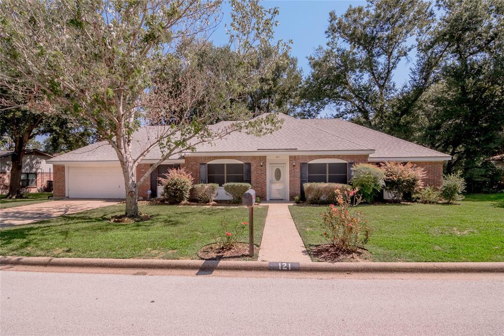 121 Elmwood St, Huntsville, TX 77320 House for Rent in Huntsville, TX