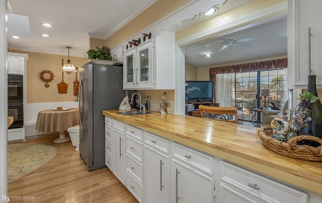 Building Photo - Beautiful 2 Bedroom, 2 Bathroom home with ...
