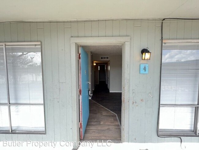 Building Photo - 2 br, 1 bath House - 3237 S Staples St Apt 4