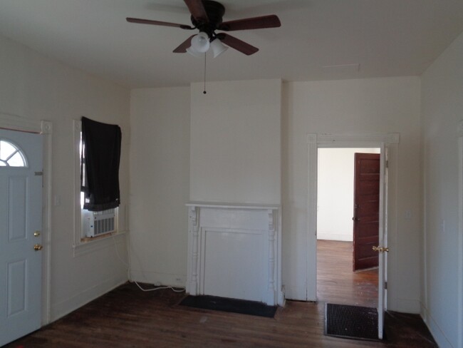 Building Photo - 1021 Melville St