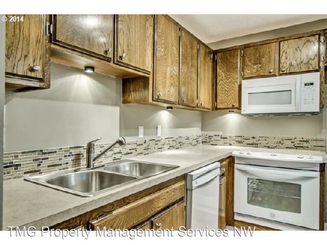 Foto del edificio - 12002 N Jantzen Beach Ave