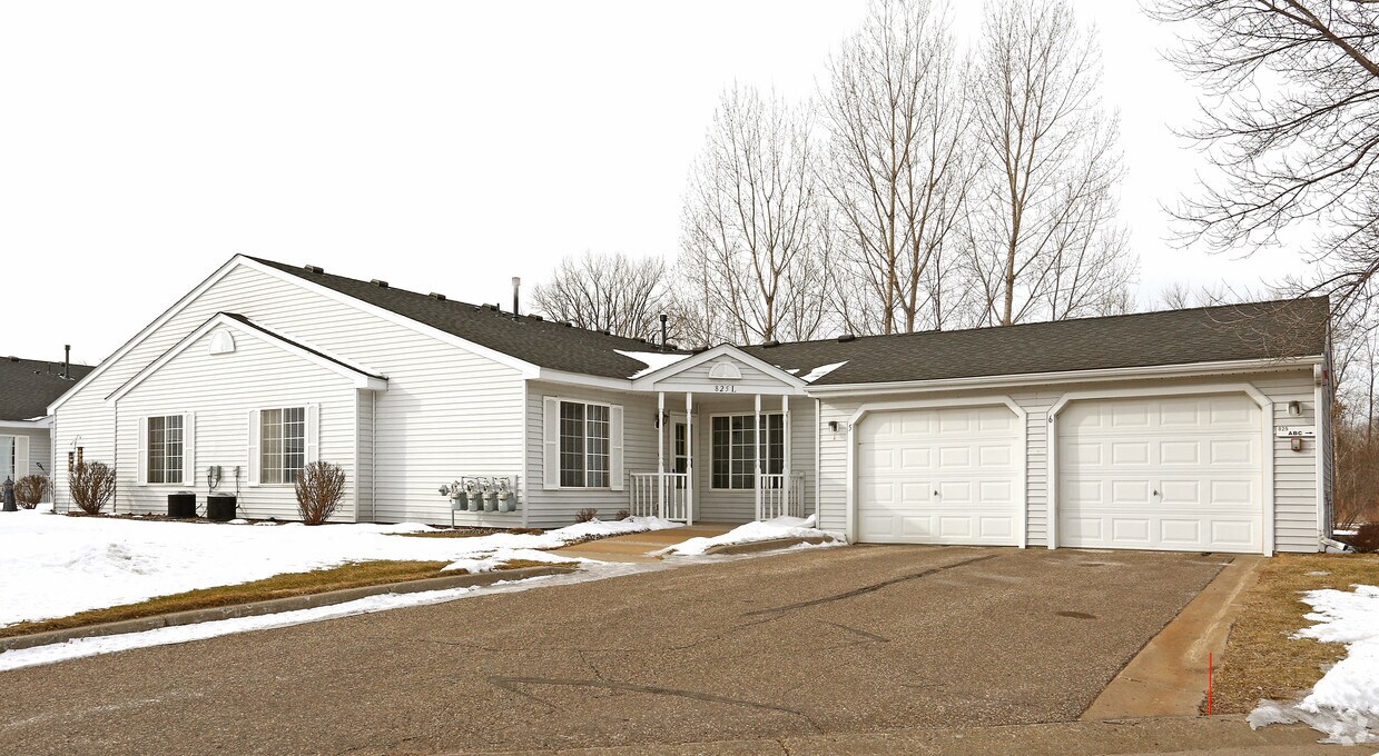 Cottages of Vadnais Heights Apartments in Saint Paul, MN