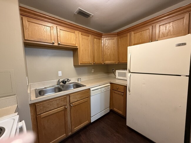 Building Photo - 4800 Rilma Ave