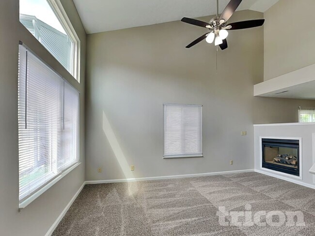 Building Photo - 6674 Largo Ln