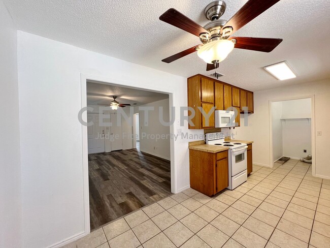 Foto del edificio - Wonderful 2/1 Duplex in Weatherford For Rent!