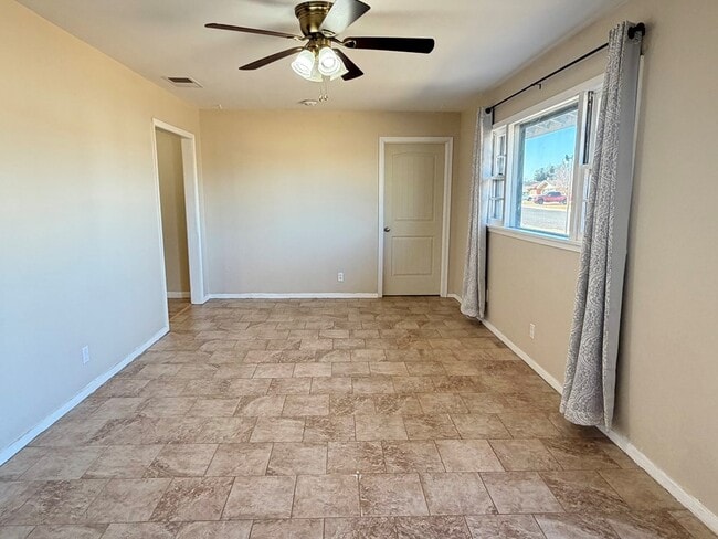 Foto del edificio - 2434 Beechwood St