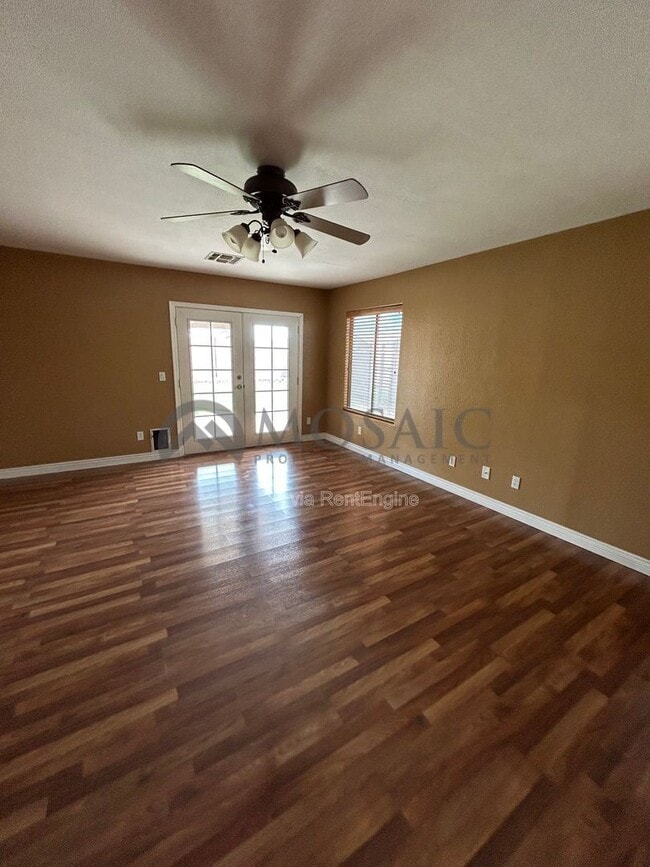 Foto del edificio - 10348 E Crescent Ave