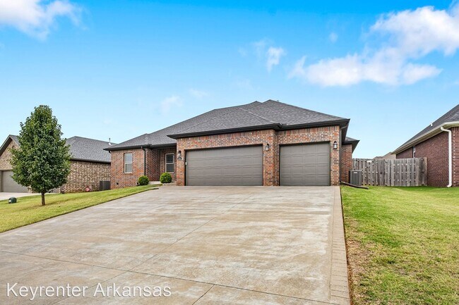 Foto del edificio - 4 br, 2 bath House - 206 Monroe St