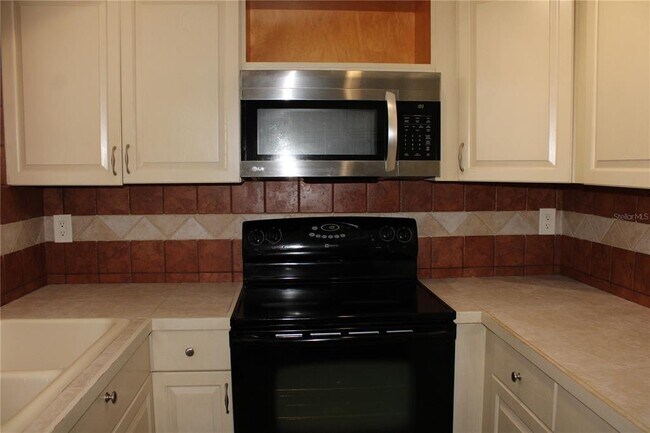 Foto del edificio - 2727 75th St W