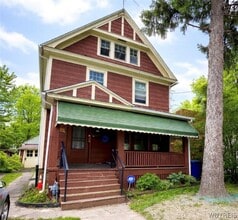 Building Photo - 1811 Weston Ave