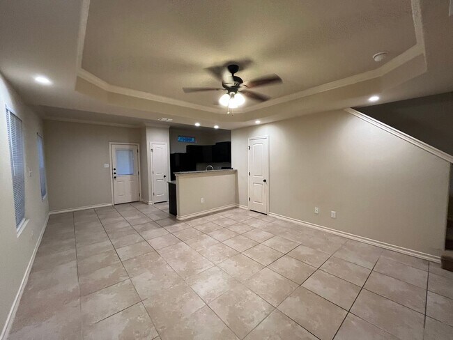 Foto del edificio - 7026 Lakeview Dr.