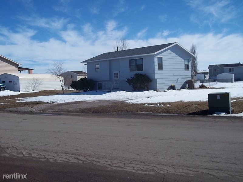 Primary Photo - 5 br, 2 bath House - 537 Bluebird Drive