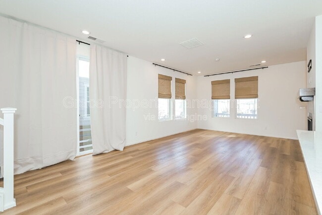 Building Photo - 1131 Anker Dr