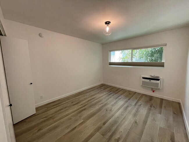 Foto del edificio - 740 Orlando Ave