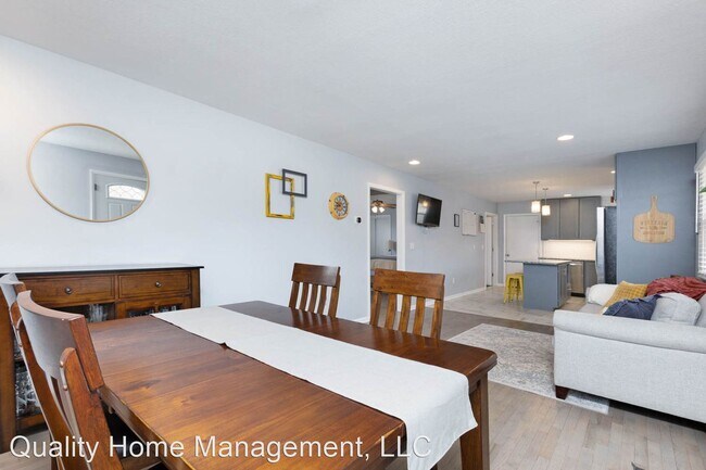 Foto del edificio - 4 br, 2 bath House - 1133 Hudson Ave