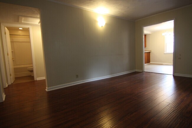 Foto del edificio - 3 Bedroom Home For Rent Near Downtown Clar...