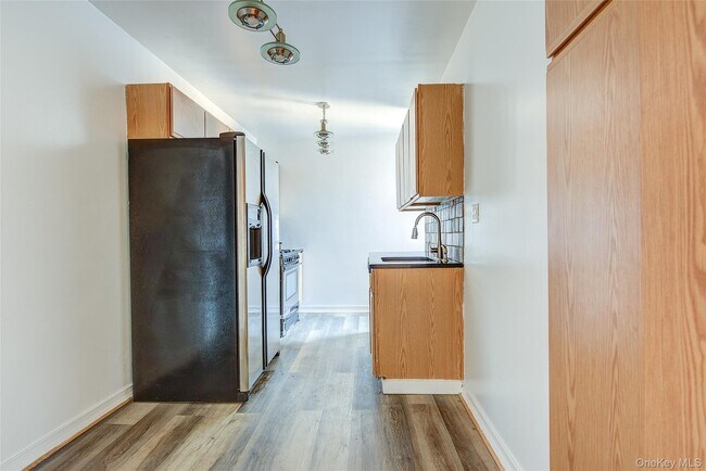 Foto del edificio - 87-10 34th Ave