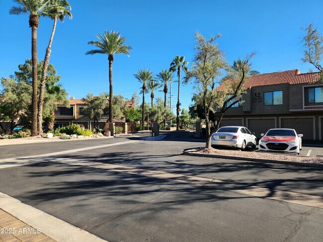 Foto del edificio - 5122 E Shea Blvd