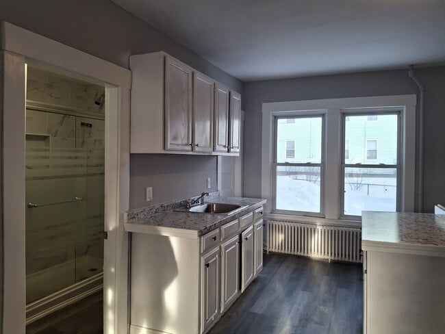 Building Photo - 14-18 Florence St