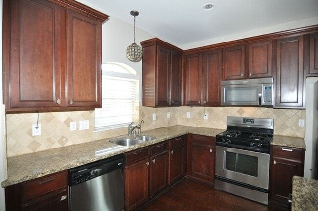 Building Photo - 6872 Regello Dr