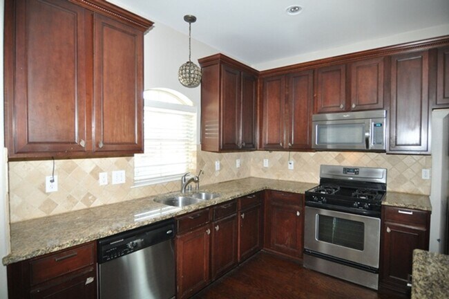 Foto del edificio - 6872 Regello Dr