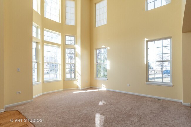 Building Photo - 26224 Whispering Woods Cir