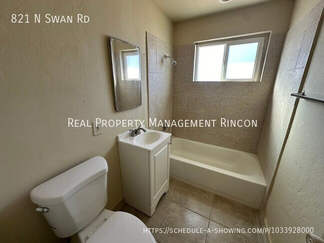 Foto del edificio - 821 N Swan Rd