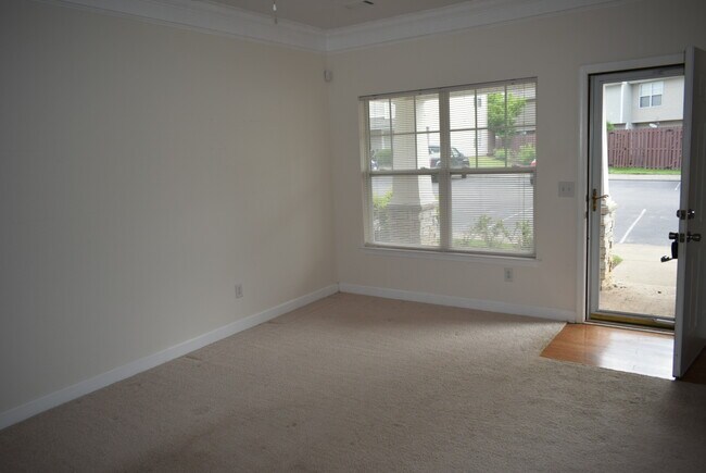 Foto del edificio - 3535 Bell Rd