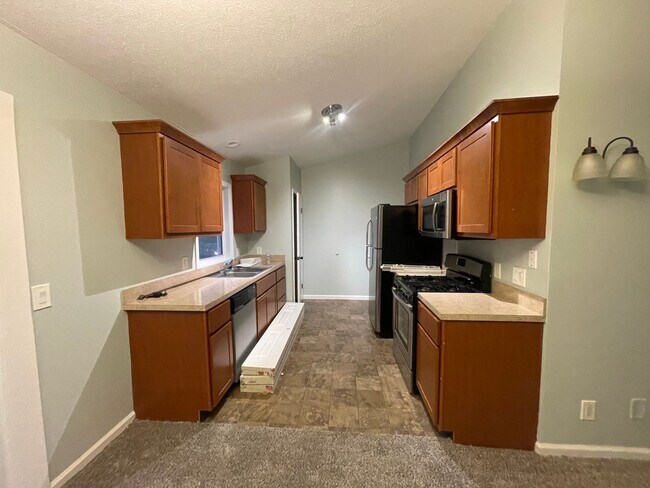 Foto del edificio - 6770-6772 Pleasantview St NE