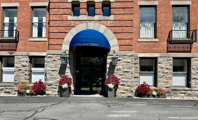 Foto del edificio - 77 Van Dam St