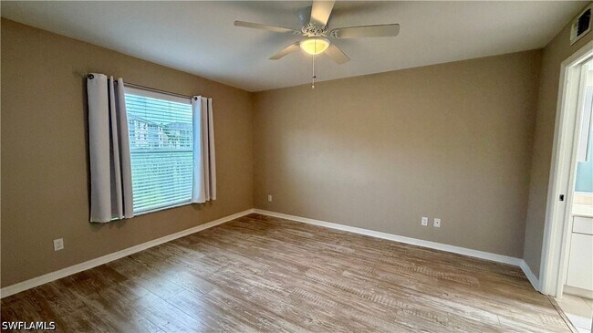 Foto del edificio - 9640 Victoria Ln