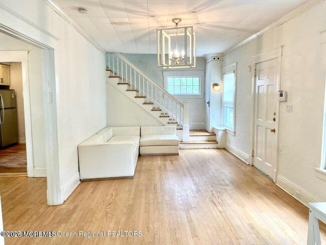 Foto del edificio - 217 Elberon Blvd