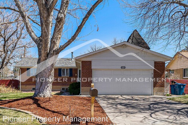 Building Photo - 2 br, 2.5 bath House - 2430 Miller St