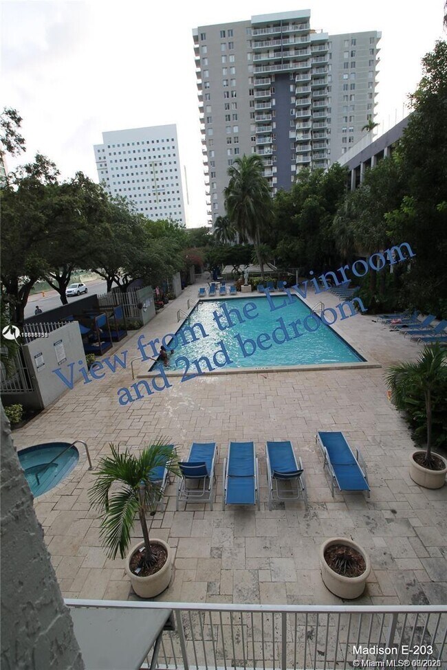 Building Photo - 800 N Miami Ave