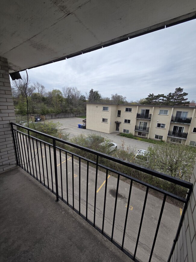 Photo du bâtiment - 87 Westwood Dr
