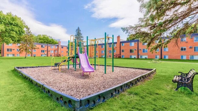 Building Photo - Century Oaks Apartments