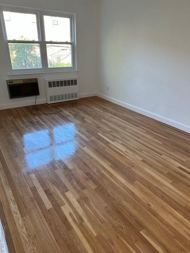 Foto del edificio - 61-50 219th St