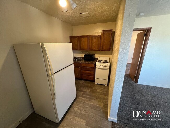 Foto del edificio - Upper Level 1 Bedroom, 1 Bathroom Apartment - Tenant Pays Electric Only