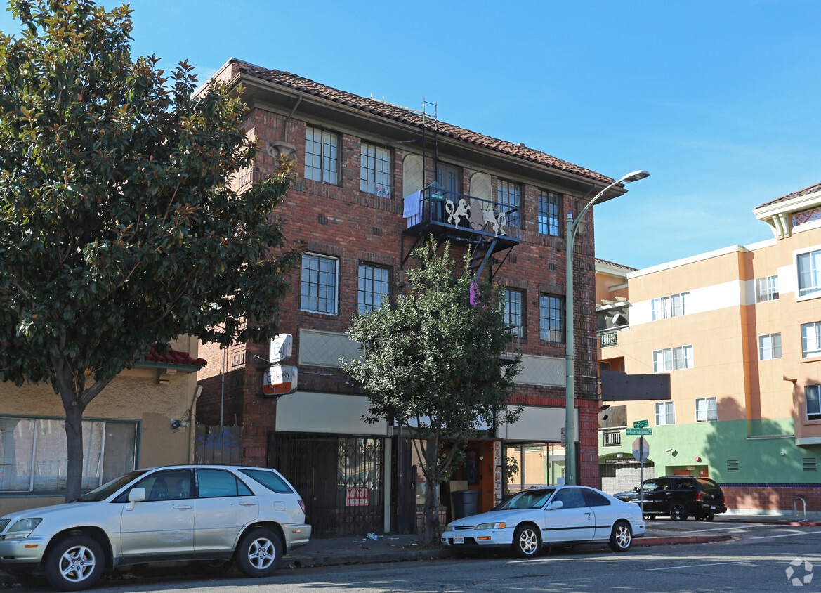 Primary Photo - 1290 26th Ave