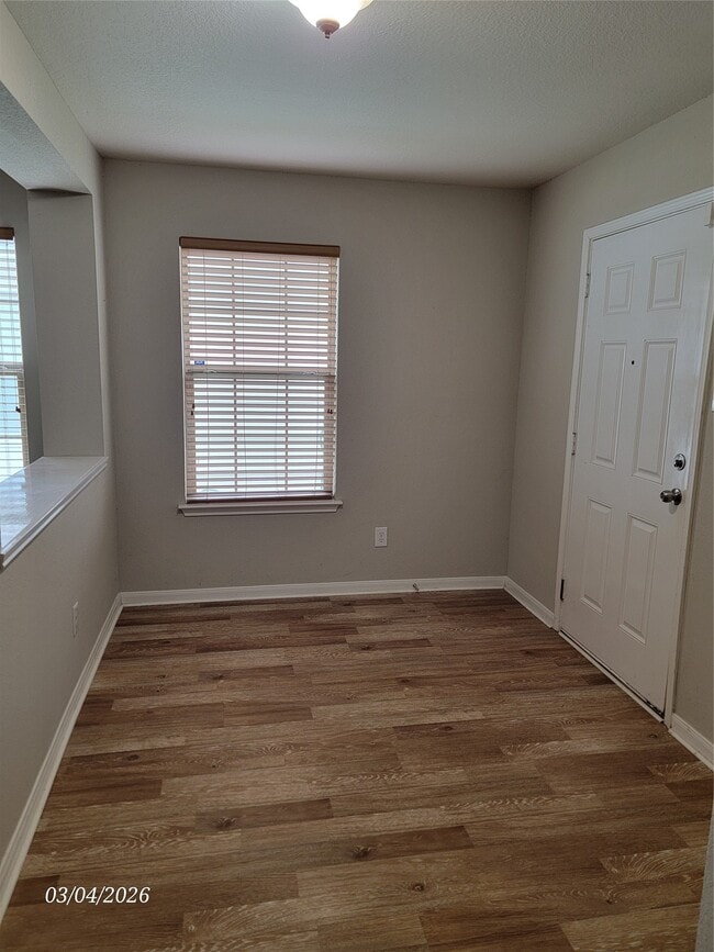 Building Photo - 1122 Americana Dr