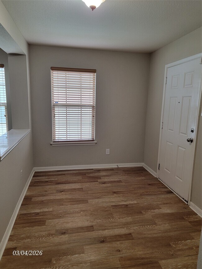 Foto del edificio - 1122 Americana Dr