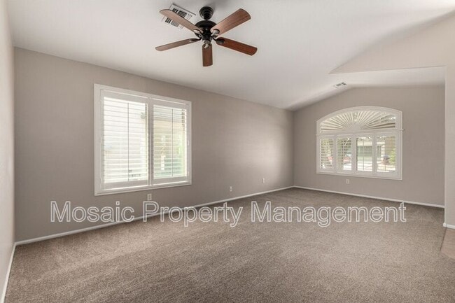 Building Photo - 389 E Angeline Ave