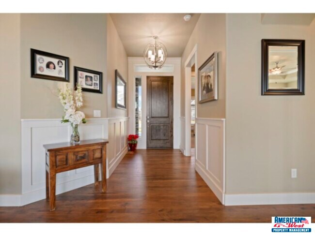Building Photo - 845 S Lake Pointe Way