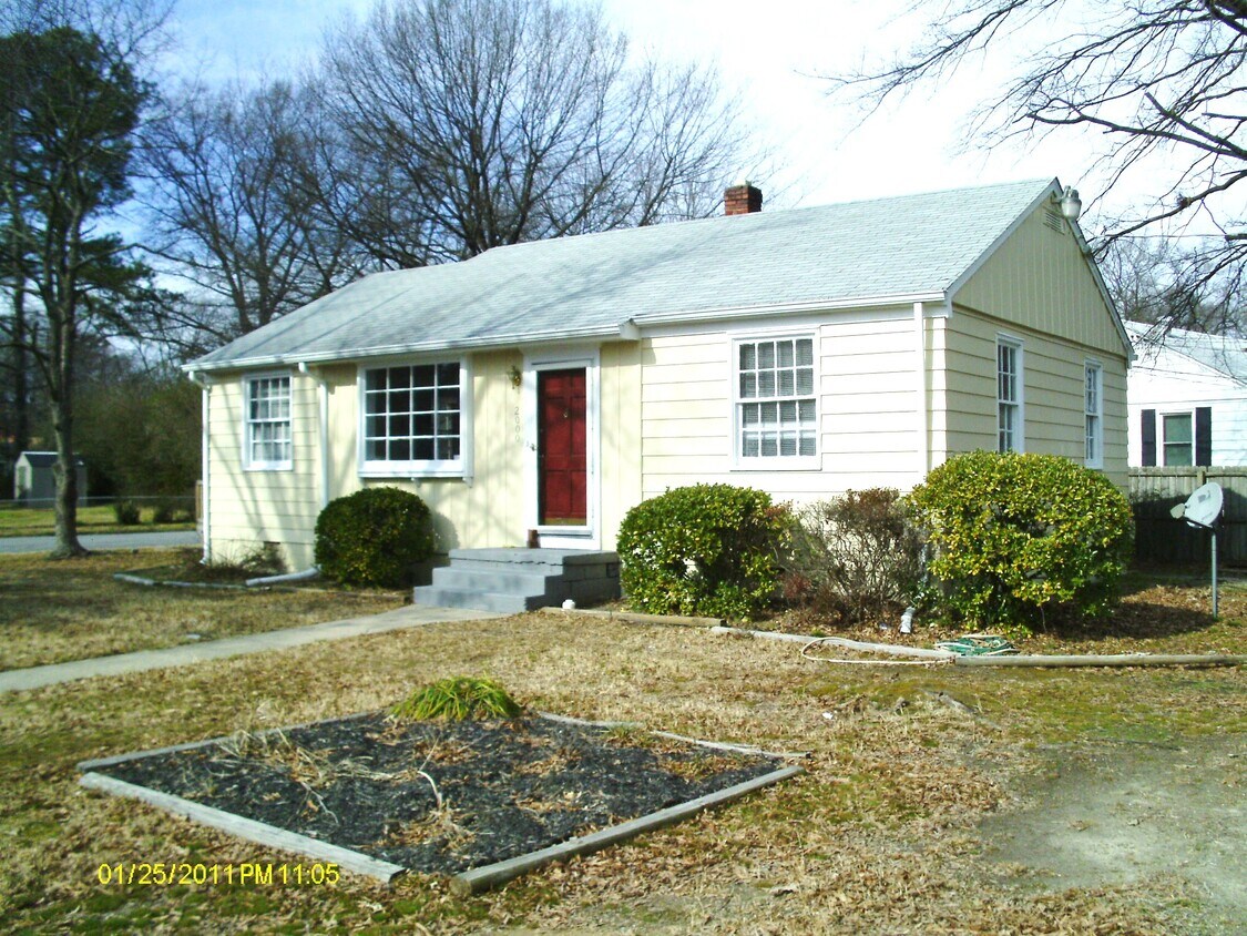Primary Photo - 2000 Watts Ln