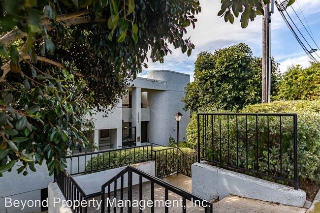 Building Photo - 3 br, 2 bath House - 3225 Newell St UNIT 7