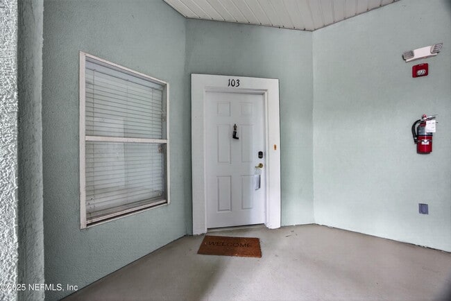 Foto del edificio - 7047 Deer Lodge Cir