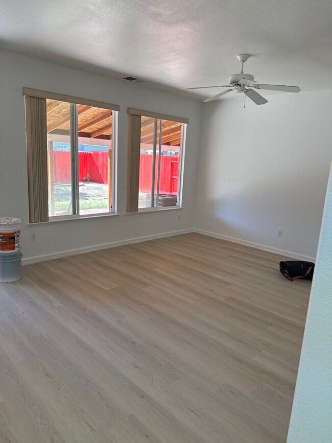 Foto del edificio - 5415 Etherington Ct