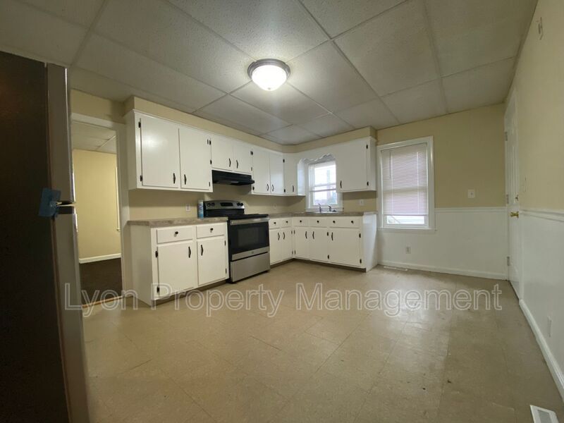 25 Capron St Unit 1, West Warwick, RI 02893 Condo for Rent in West