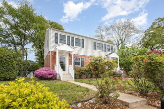 Building Photo - 2034 Arlington Terrace