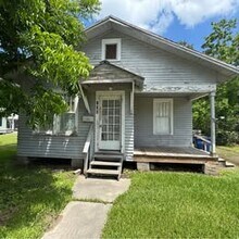 Building Photo - 206 Section Ave